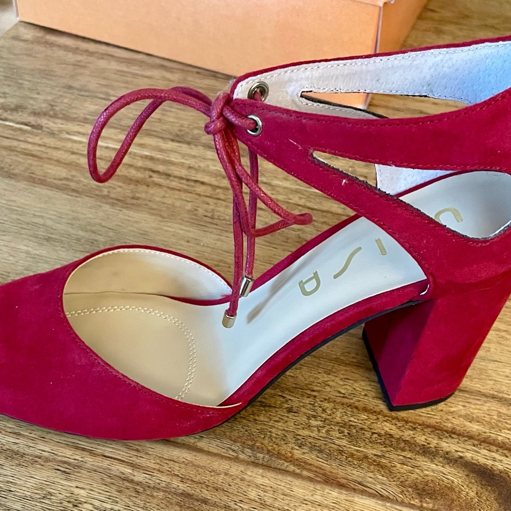 Unisa Kayla Medium Red Heels Size 8.5 - Picture 5 of 7
